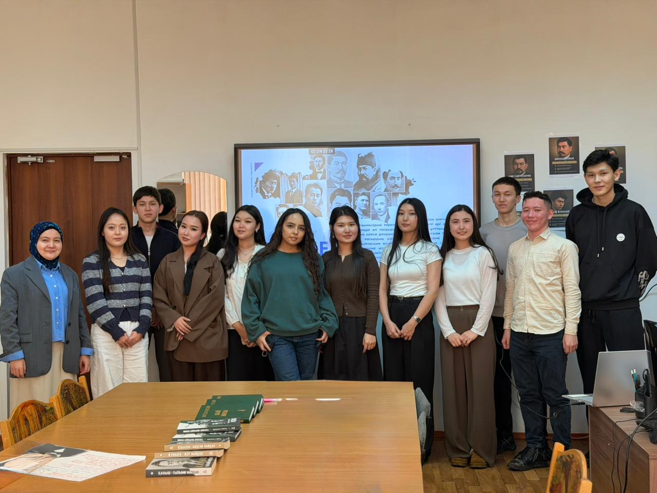 «Қазақ зиялылары: ұлт болашағы үшін ерте басталған жол» атты дөңгелек үстел